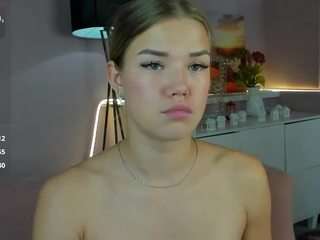 aura-powers webcam model stream image