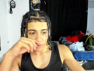 Bradley Strong webcam model stream image
