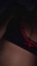 LaralallA webcam model stream image