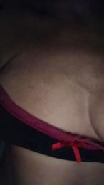 LaralallA webcam model stream image