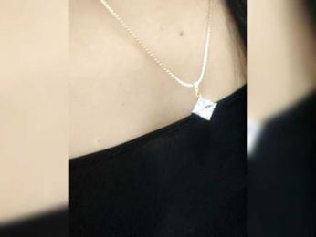 DiVona webcam model stream image