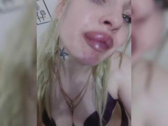 Djesikaa webcam model stream image