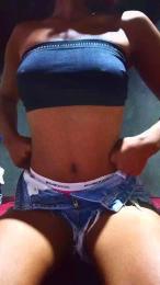 avrilas webcam model stream image