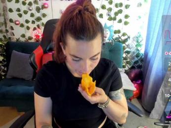 Cocochanell webcam model stream image