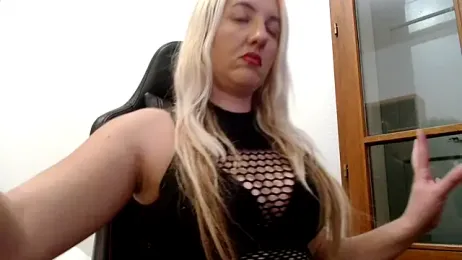 Mllesha74000 webcam model stream image