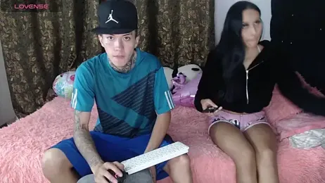 Kitty_and_jake webcam model stream image