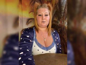 Miss-Tits2025 webcam model stream image