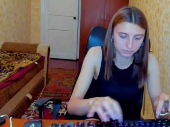 MilaBels webcam bongacams model stream image