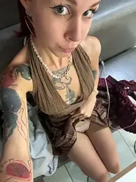 RosieDesire webcam stripchat model stream image