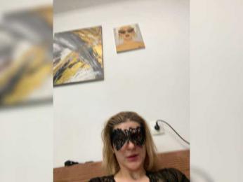 Wowcouple webcam model stream image