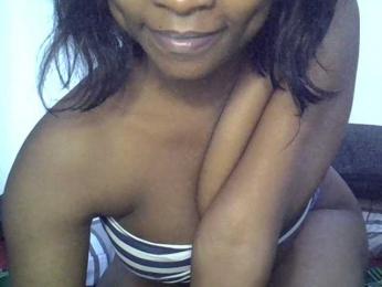 24Anna webcam bongacams model stream image