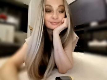 Sofaa webcam model stream image