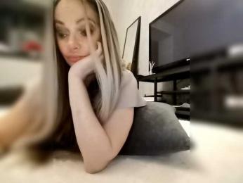 Sofaa webcam bongacams model stream image