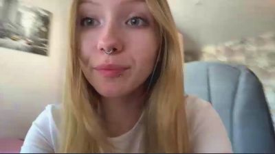 MarvaHelland webcam model stream image