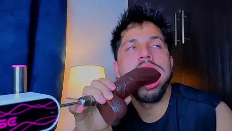 Issac_james_ webcam model stream image