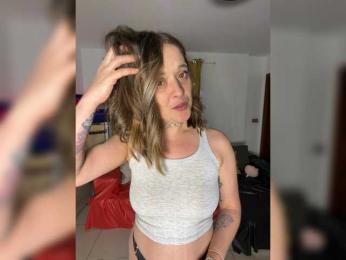 BigTwiXXX webcam model stream image