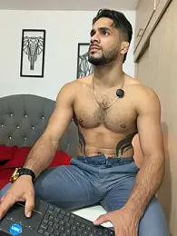 Maximiliano_ford webcam model stream image