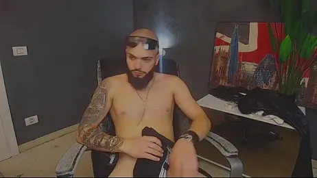 OscarWillss webcam model stream image