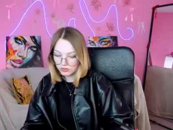 gia_lee_ webcam model stream image