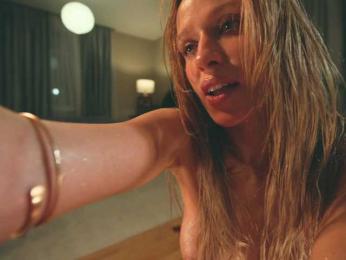 HeyBanana webcam bongacams model stream image