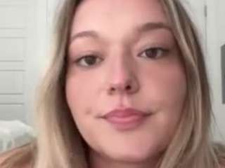 troubleinlace webcam model stream image