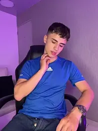 AdrianRinaldi webcam model stream image