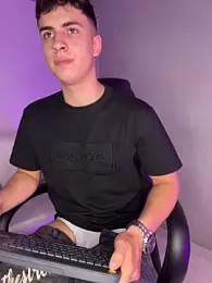 AdrianRinaldi webcam model stream image