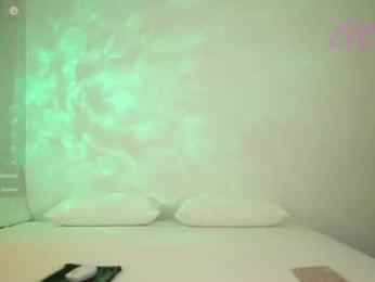 _lillilly_ webcam model stream image