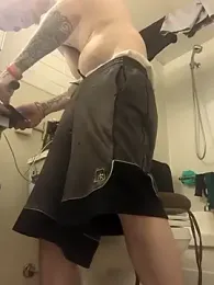 jizzyglizzy92 webcam model stream image