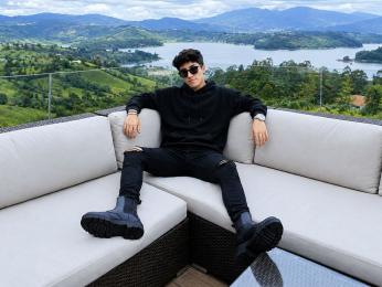 AlekStan webcam model stream image