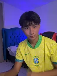 Leonarrrd_01 webcam model stream image