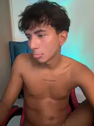 Leonarrrd_01 webcam model stream image