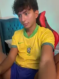 Leonarrrd_01 webcam model stream image