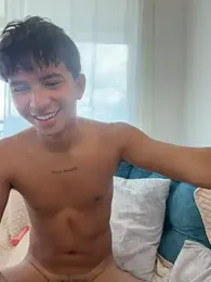 Leonarrrd_01 webcam model stream image