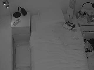 voyeurcam-julmodels-bed-7 webcam model stream image