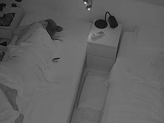 voyeurcam-julmodels-bed-7 webcam model stream image