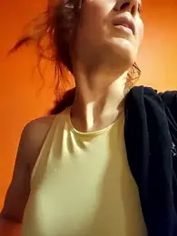 Exhibitionsplit webcam model stream image