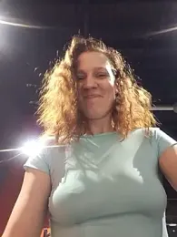 Exhibitionsplit webcam model stream image