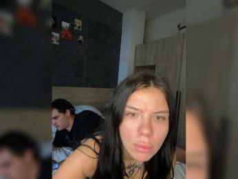 HoneyRushCouple99 webcam model stream image