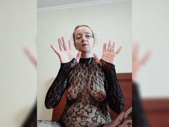 Warm-Nuar webcam bongacams model stream image