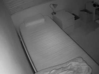 voyeurcam-julmodels-greybed-1 webcam model stream image
