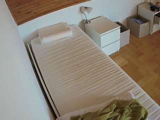 voyeurcam-julmodels-greybed-1 webcam model stream image