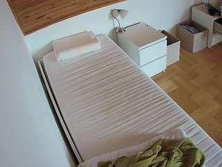voyeurcam-julmodels-greybed-1 webcam model stream image