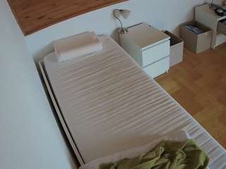 voyeurcam-julmodels-greybed-1 webcam model stream image