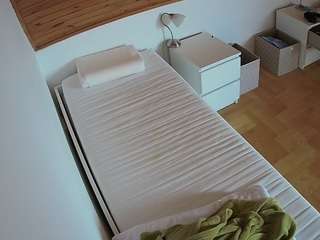 voyeurcam-julmodels-greybed-1 webcam model stream image