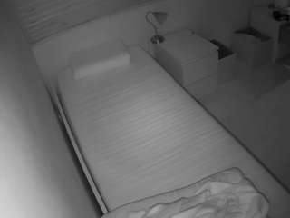 voyeurcam-julmodels-greybed-1 webcam model stream image