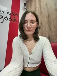 The_Snowwhitee webcam stripchat model stream image