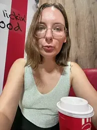 The_Snowwhitee webcam model stream image