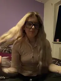 Holly-Glamour webcam model stream image