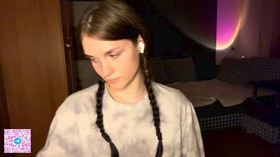 EllyThro webcam cam4 model stream image
